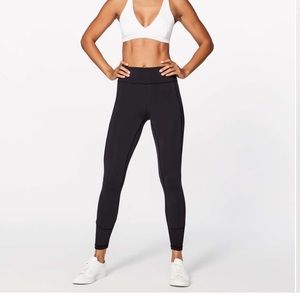 Lululemon In Movement 7/8 Tight *Everlux 25"
Black